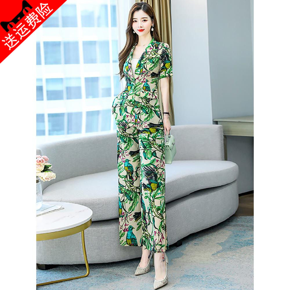 Summer thin print Western suit suit woman 2021 short sleeve Korean version fashion temperament professional casual suit Two sets