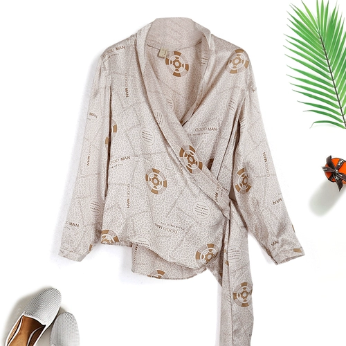 Шелковая приталенная рубашка, лонгслив, ремень, куртка