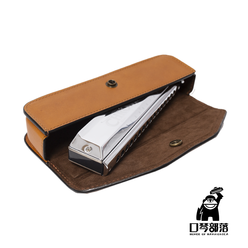 And coming to Suzuki Gardenery Oriental tripod Swan 16 holes half-tone scale universal handmade genuine leather harmonica protective sheath