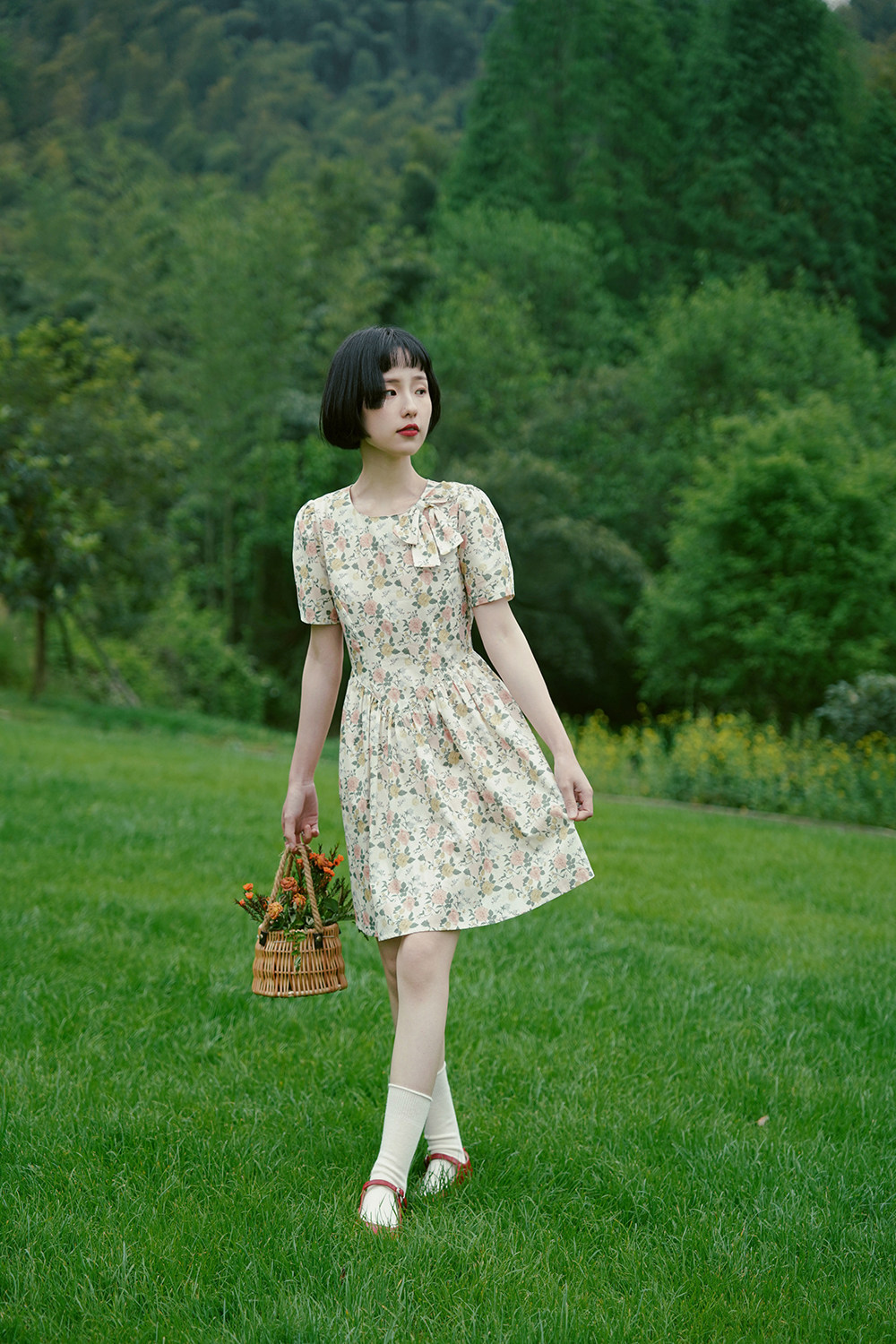 レトロな花柄 昭和の花々が咲くフレンチレトロな少女のリボン