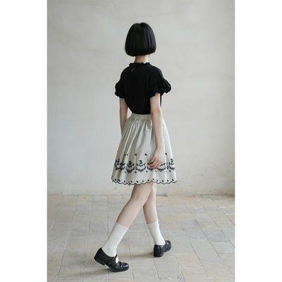 However, Japanese-style embroidered pleated skirt/soft and fluffy all-cotton cloud black T-shirt for women's summer new style