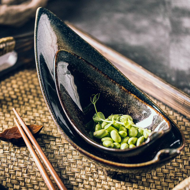 Day Style Three Feet Teething Disc Dish Creative Cutlery Ceramic Dish Tray Subnets Red Dishes Dining Hall Matching Cutlery Sets