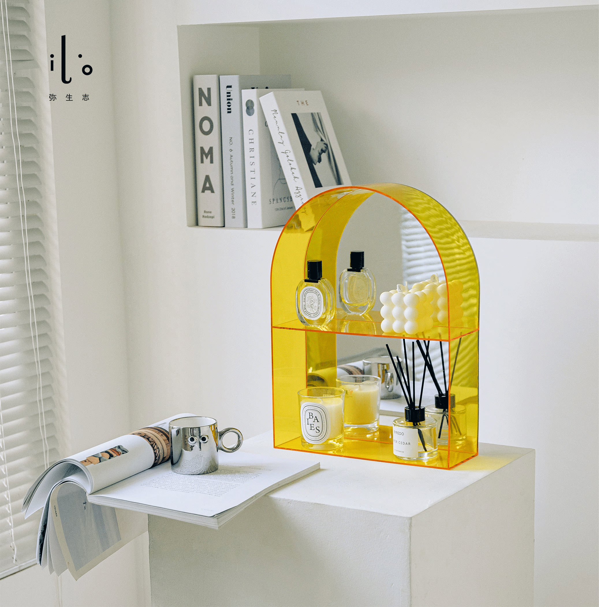 Mass original acrylic shelf Arch Arch Makeup Mirror Tabletop Containing shelf Cosmetic Perfume scents