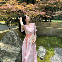 (Straight Down Zone) Plum cooked with wind belt Broken Flowers Skirt Woman Temperament V collar High waist conspicuos slim one-piece dress