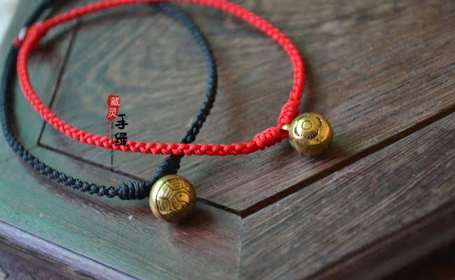[Wang Caihua 祛 驱 驱 好]] Brass Zodiac năm sinh Vòng tay vòng chân dây đỏ lắc chân nữ handmade