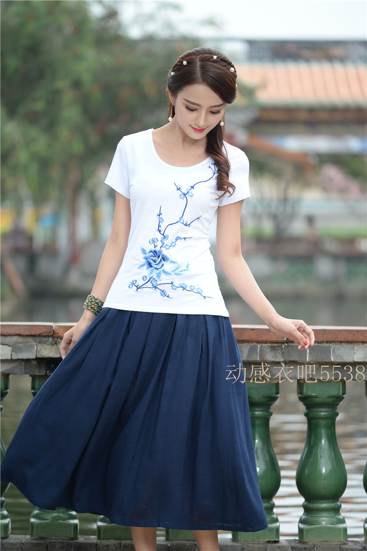 Vintage dân tộc ngắn tay t-shirt tay thêu kích thước lớn cotton màu xanh và trắng sứ t-shirt Trung Quốc phong cách mùa hè áo sơ mi nữ áo phông nữ rộng
