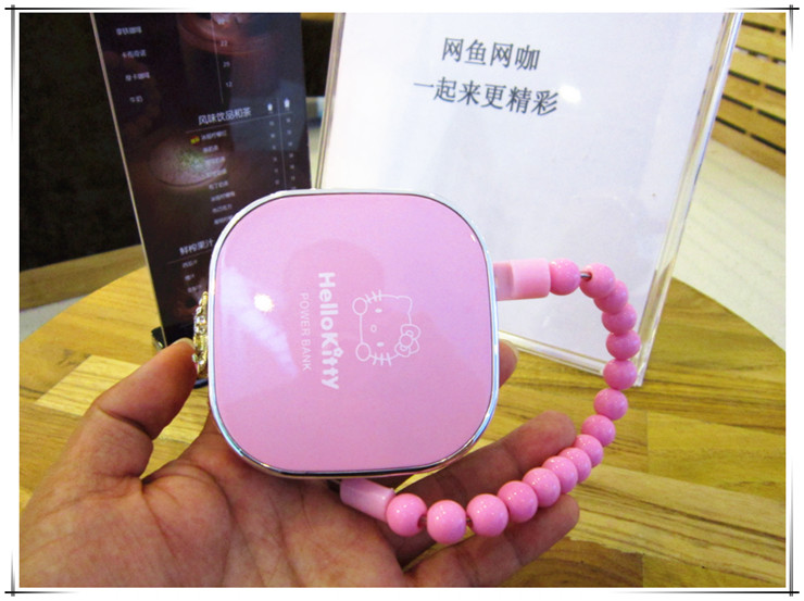 điện thoại di động nữ dễ thương hello kitty sạc kho báu của Apple Andrews điện thoại di động KT mèo 12.000 mA - Ngân hàng điện thoại di động sạc dự phòng xiaomi 10000mah