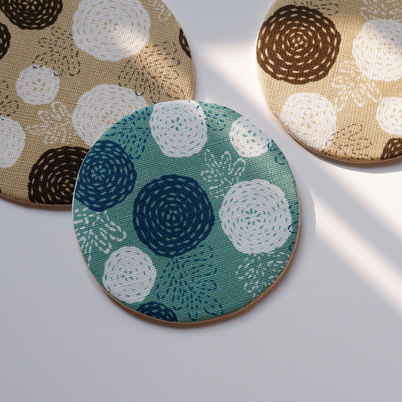 Simple handmade fabric round quilted placemat coaster oval one person eats one person drinks tea mat