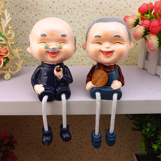 Creative small gifts resin old man granny couple ornaments living room home decorations Cute old hanging foot doll