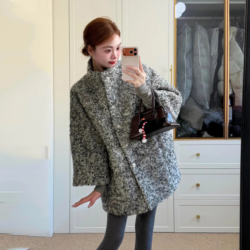 2026 Autumn and Winter New Style Loose Stand-Up Collar Short Gray Elegant Cashmere Woolen Coat for Women 2026 Autumn and Winter New Style Loose Stand-Up Collar Short Gray Elegant Cashmere Woolen Coat for Women