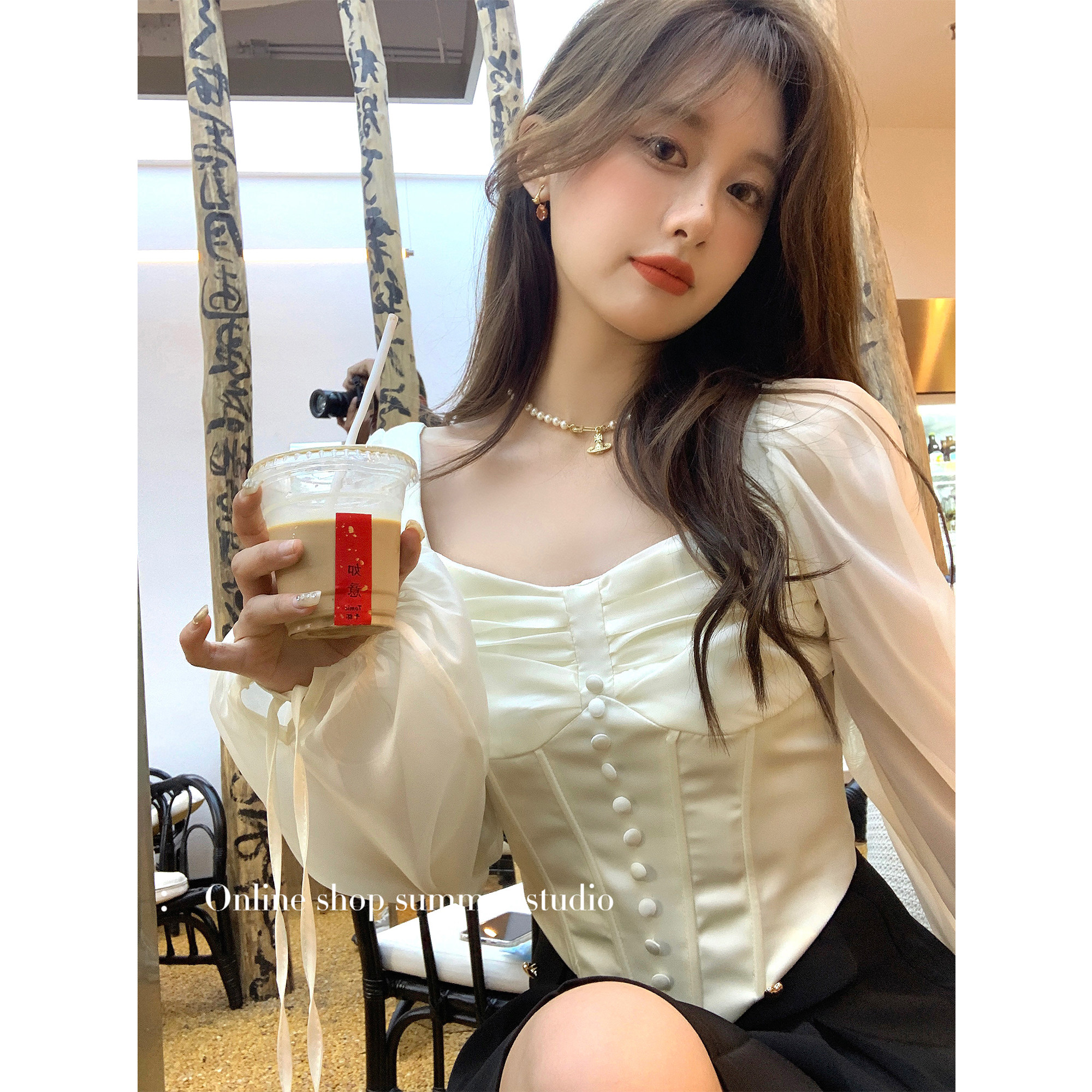 Summer Home Pure Desire Truffle Shoulder Shirt Retro Palace Law Style Manic Long Sleeve Snow-spinning Jersey Woman collar Shoulder Blouse