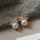 Холодный напиток, серьги из жемчуга, в цветочек, легкий роскошный стиль, изысканный стиль