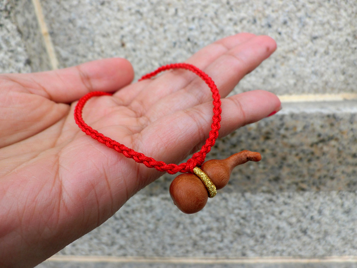 Sự ra đời của kẻ ác độc ác phòng chống tội phạm bảo vệ cơ thể người đàn ông bầu bí đàn ông và phụ nữ bé dây đỏ tay dây đeo vòng chân dây chân - Vòng chân vòng đeo chân nữ bằng vàng