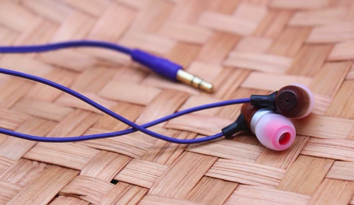 Сплошная древесина Billy Shell Человеческий голос высокой свежо страсти, переносимый в ухе и затычках для мобильного телефона