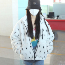 Zhao Ruth star Yang transcends the same clothes white lamb cashmere lamb wool coat female autumn winter 100 hitch thickened tide