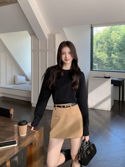 MULVAN 黑色毛衣女冬季圆领宽松外穿收腰短款套头针织衫上衣