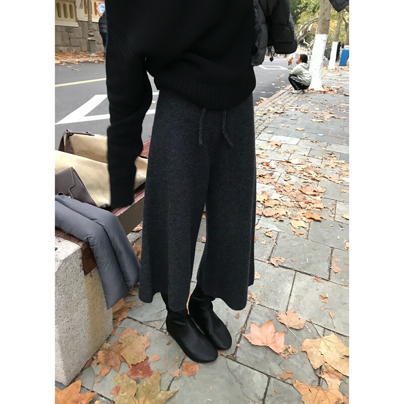 Zhong He · 26 Autumn/Winter New Style Comfortable and Loose Wool Knit Stretch Capri Pants for Women