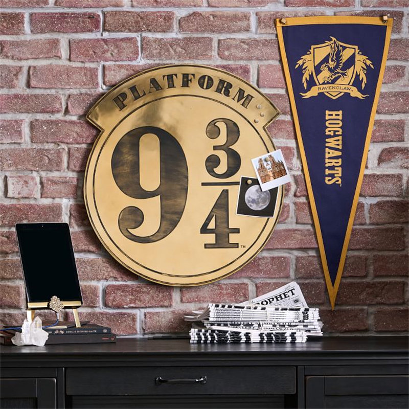 PBteen and Harry Potter's 934 station magnetic wall board for convenient photo decoration board