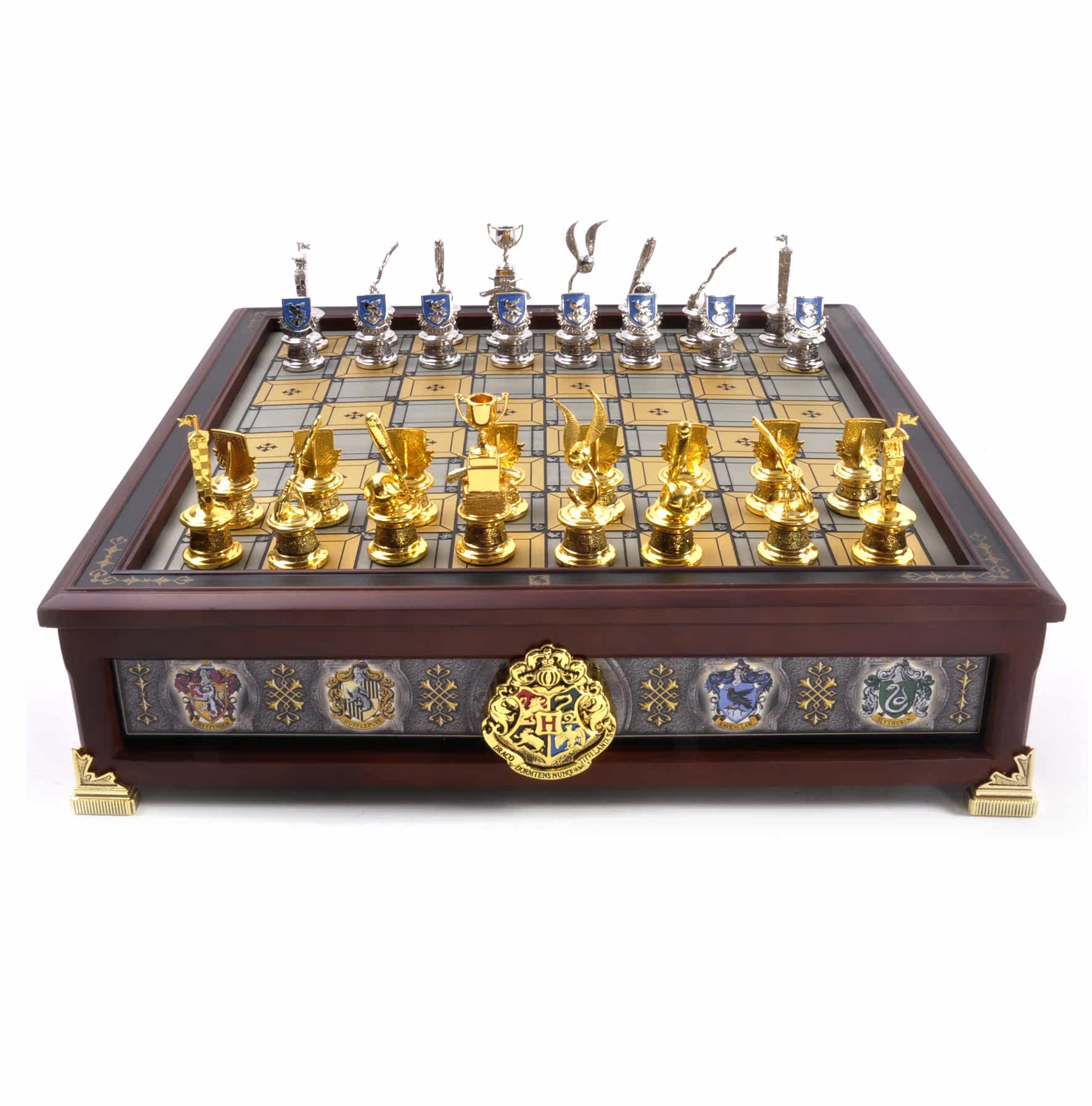 Warner Genuine Harry Potter Surrounding Quidditch Golden Snitch Gold Scout Chess Collector's Edition