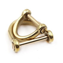 Stainless steel horseshoe buckle car keychain High-grade brass horseshoe buckle Japanese version of exquisite car DIY accessory keys