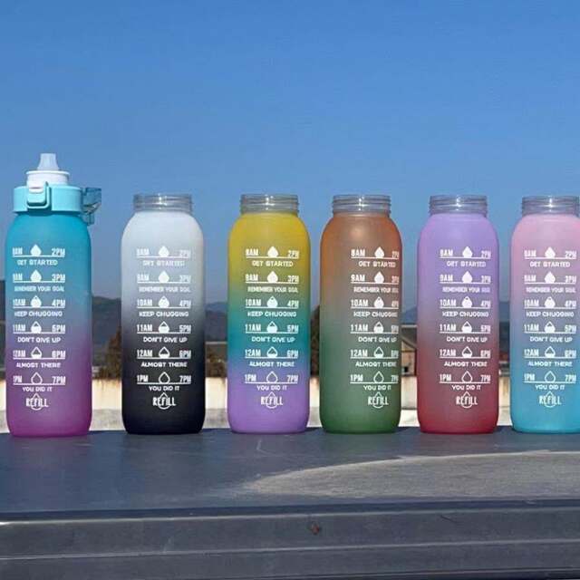 Fun ring water cup with fruity flavor. Children and students can drink cups with various flavors and smells.