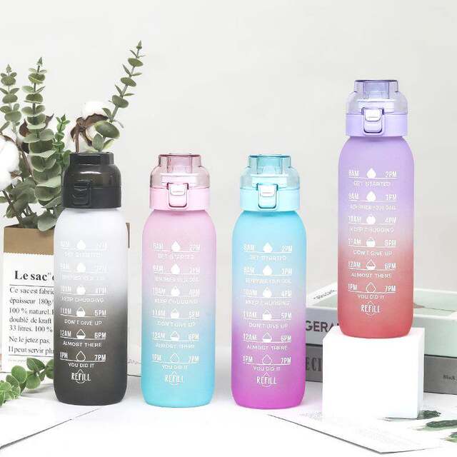 Fun ring water cup with fruity flavor. Children and students can drink cups with various flavors and smells.