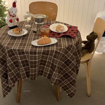 Green house * autumn and winter christmas rich coffee plaid medieval home atmosphere tablecloth background cloth Green house * autumn and winter christmas rich coffee plaid medieval home atmosphere tablecloth background cloth