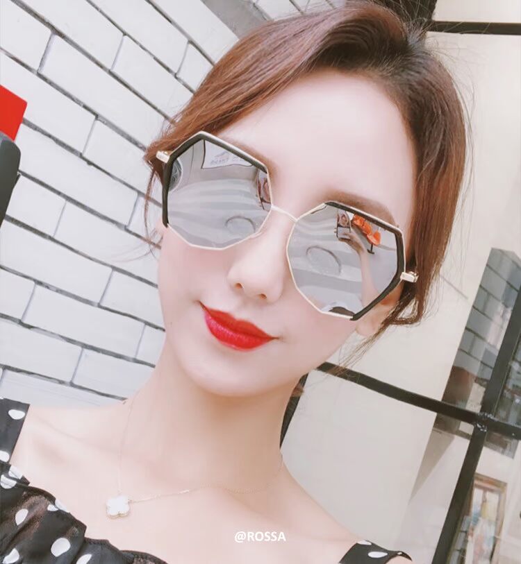 2018 mới cá tính không thường xuyên kính râm màu đỏ phiên bản Hàn Quốc của phong cách retro retro retro đa giác kính râm phụ nữ hoang dã kính mát nam chính hãng