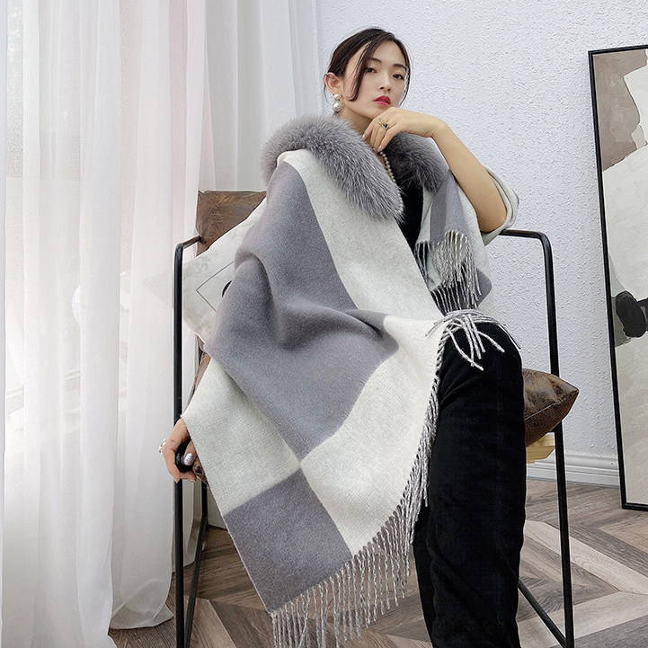 Wen Jing's new fox fur collar cheongsam dress shawl women's fur plaid cloak wool fleece thickened winter