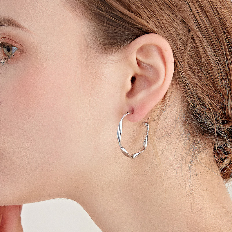 South Korea's exaggerated temperament twisted big circle 925 sterling silver ear acupuncture women's painless U-shaped ear clips can be adjusted without pierced earrings