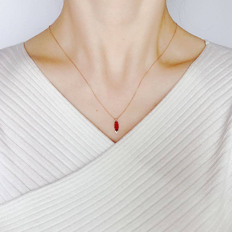 FADOOOJ Japanese light luxury light jewelry 10k gold marquise-shaped red corundum blue corundum necklace necklace for women