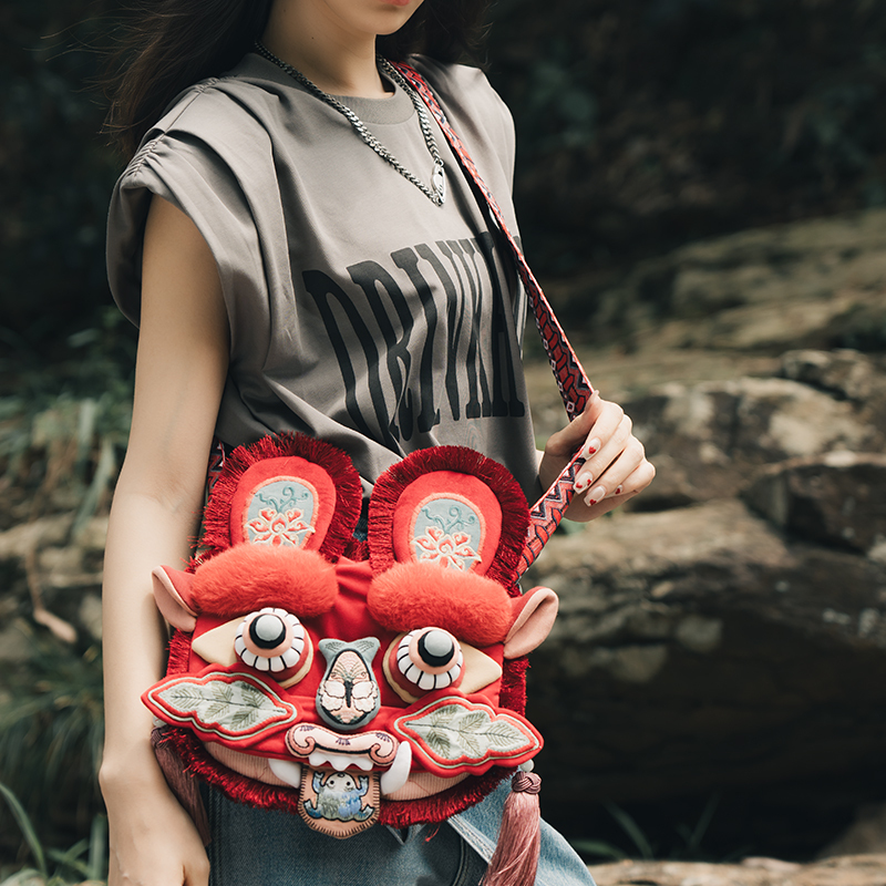 Ya Xiaoqi Original Niche Design Red Lotus Crossbody Bag for Phone Trendy Bag for Women Ins 2024 New Style