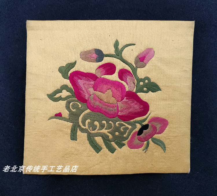 Collection level old Chinese artisanal embroidery pieces old embroidery pieces of Beijing embroidery national featuring hand embroidery featured gifts