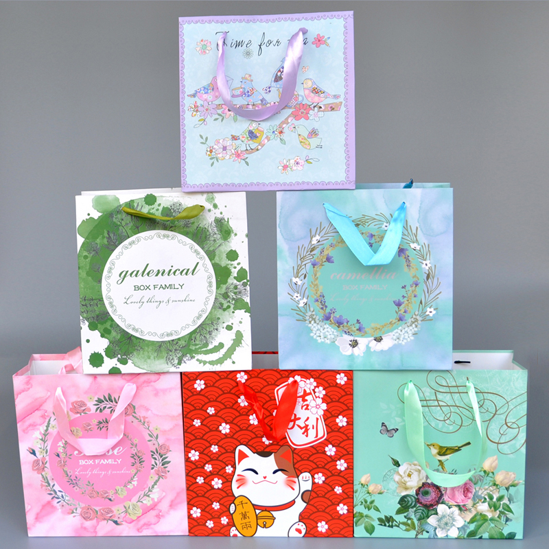 20cm Cartoon Gift Bag Festive Gift bags Sub-hand bag Bags Paper number birthday Back to gift bag Wedding bag Wedding Bag