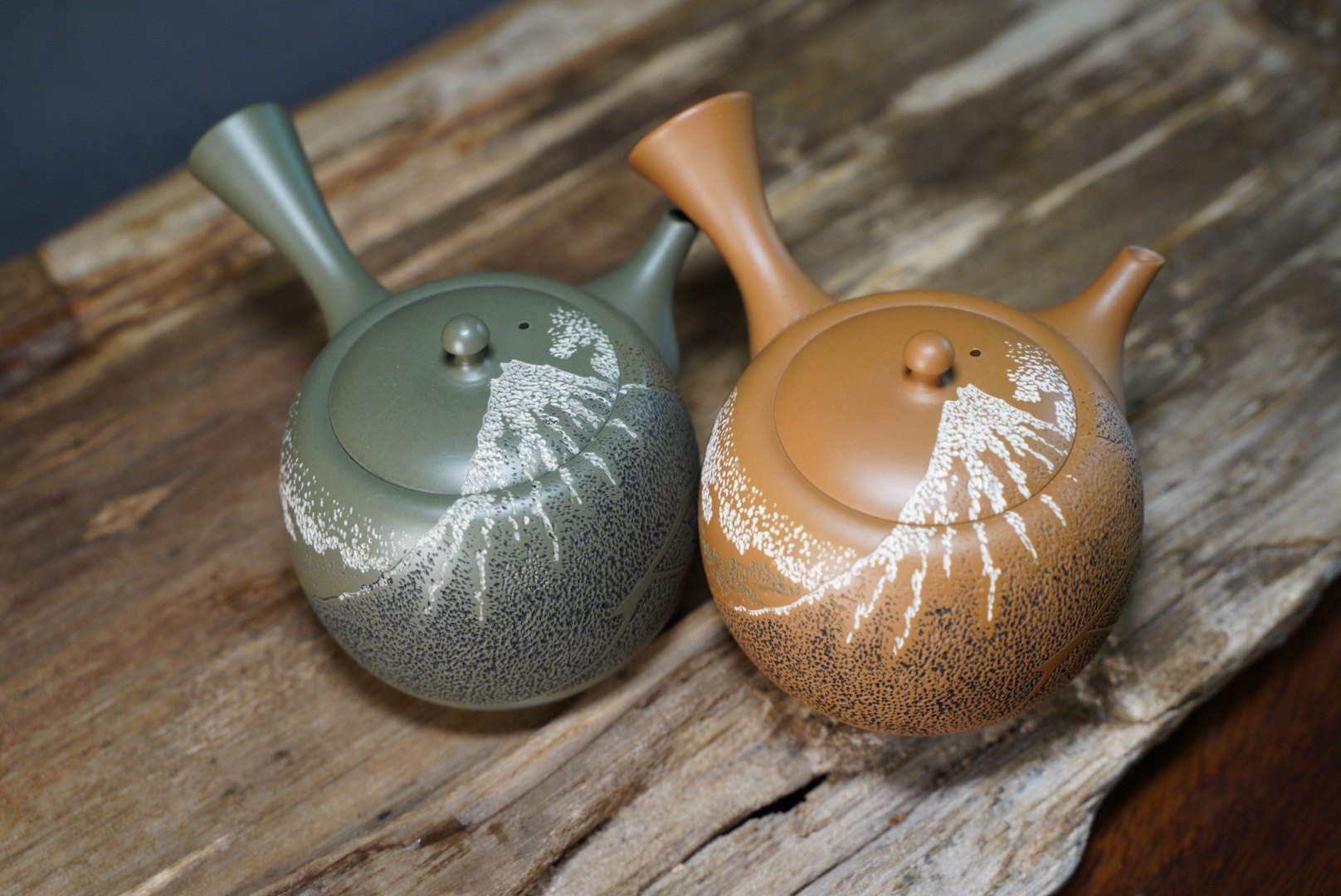 常滑焼 伊藤 昭陽作 幸山刀 朱泥彩色　水引草 彫り 急須 茶器 煎茶道具 Amazon.co.jp: 常滑焼 伊藤 昭陽作 幸山刀 朱泥彩色 水引草 彫り 急須