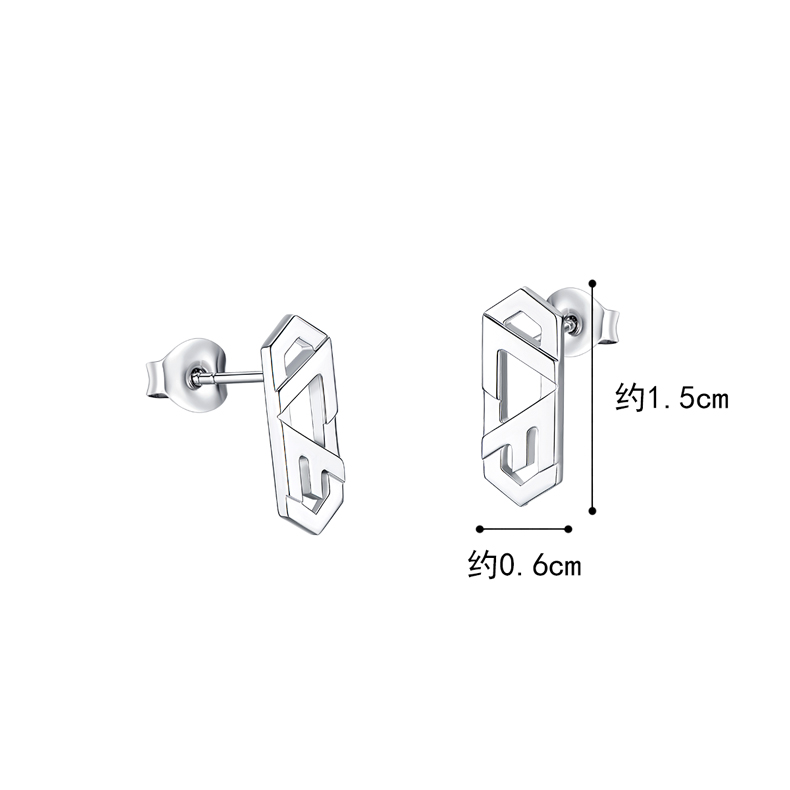 六福珠宝英文LF字母银925耳饰耳钉女款定价001205EA