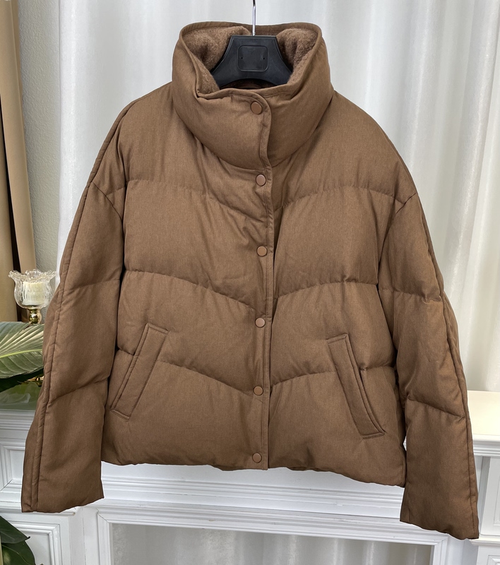 Luxury Shorts and down Jackets from Top-Tier Shopping Malls (Special Offer, No Returns or Exchanges, Post Pictures for a Refund)