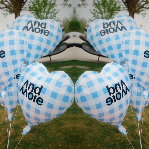 Instagram Influencer Plaid Heart-Shaped Floating Balloons Coffee Milk Tea Restaurant Bakery Pastries Opening Atmosphere Decoration Setup