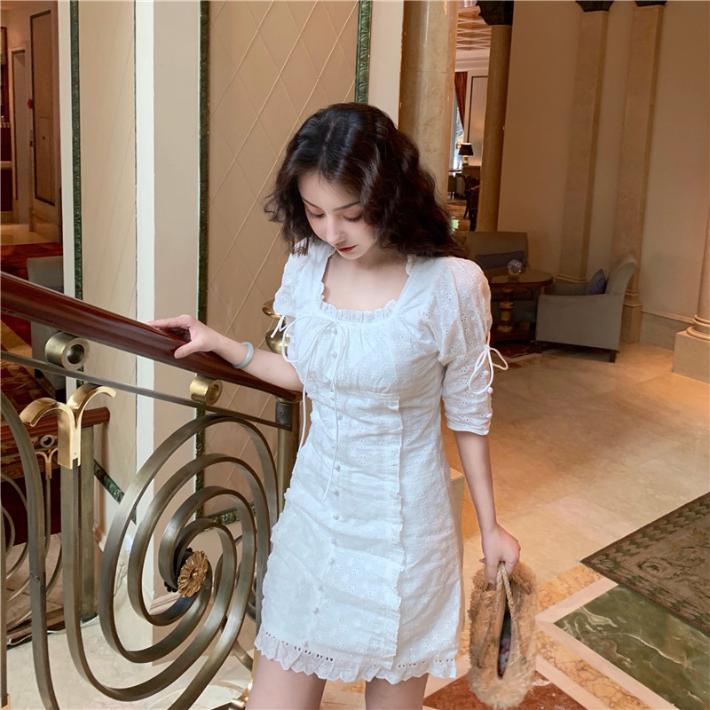 DABI 韓國風名媛復古方領蕾絲刺繡短袖洋裝 DABI 韓國風名媛復古方領蕾絲刺繡短袖洋裝