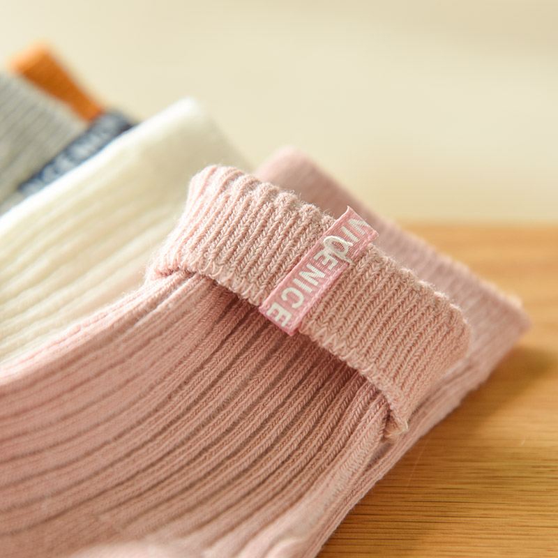 Trẻ em vớ cotton ống Bé trai và bé gái vớ màu rắn Thoải mái thoáng mát Mùa thu phong cách mới tất bé trai 6 tuổi