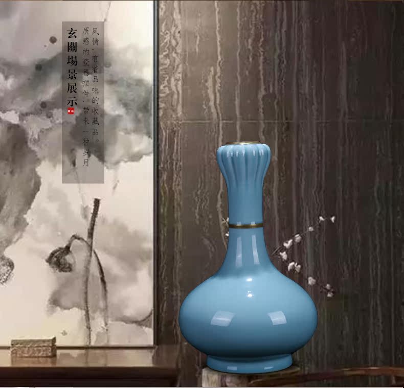 Jingdezhen ceramic creative I and contracted bottle vase garlic furnishing articles sitting room adornment household flower arrangement