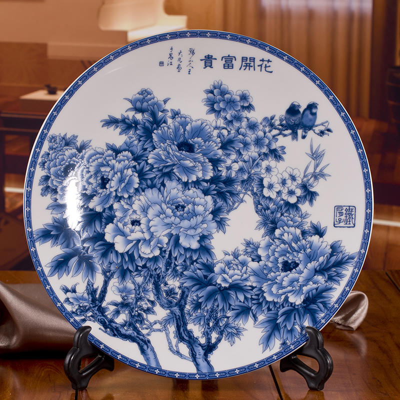 Jingdezhen ceramics Blue and white peony porcelain plate ornament Porcelain plate looking at the decorative crafts Ceramic plate painting