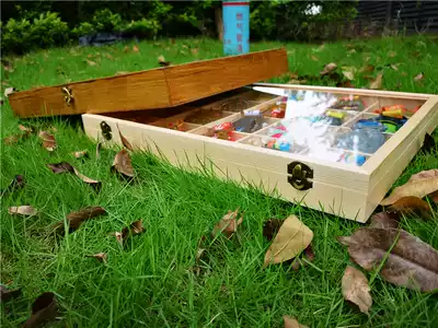 Checkered storage box Wooden collection box Medal badge medal sports medal dust-free storage box