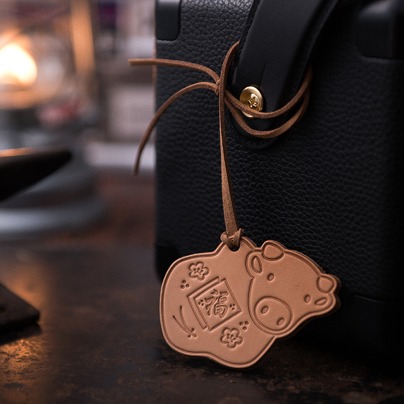 Bull Year Forgas Lucky Pendant Original Color Plant Tannic Cow Leather Breeable Color Key Buttoned Bag Car Pendant