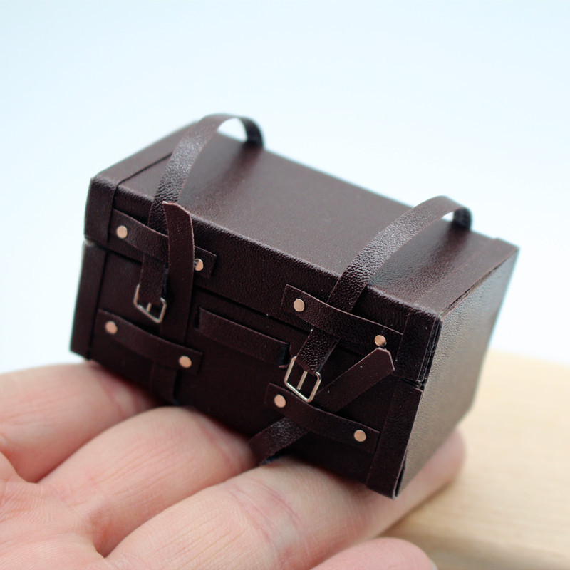 Dollhouse Miniature Replica Suitcase Vintage Leather Wooden Box Scene Decoration Dollhouse Miniature Replica Suitcase Vintage Leather Wooden Box Scene Decoration