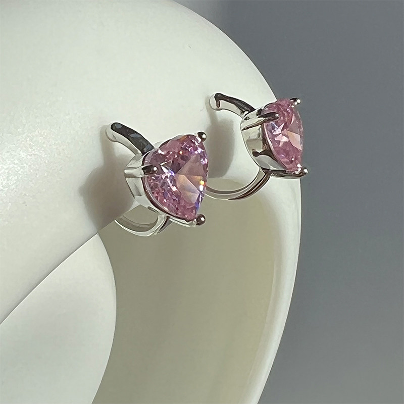 YIMIJEWEL sweet cool pink love crystal ear clip without ear hole female Korean style exquisite ear buckle earring 22 spring and summer