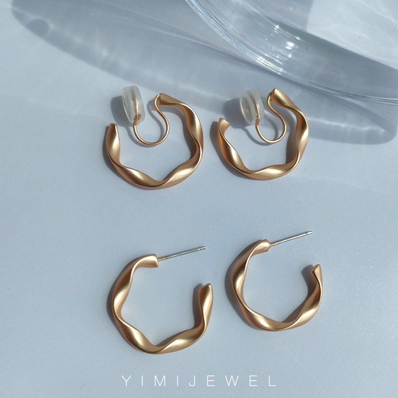YIMIJEWEL Twisted Matte Advanced C-ring Painless Ear Clip No Ear Piercing Women's Summer Advanced Sense Earrings 925 Silver Needle