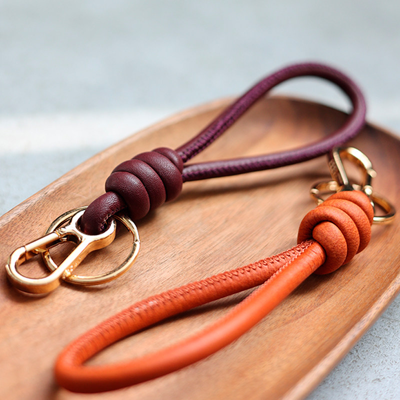 Go to the store must buy~advanced key decoration grade feeling~~leather car keychain couple knife hanging