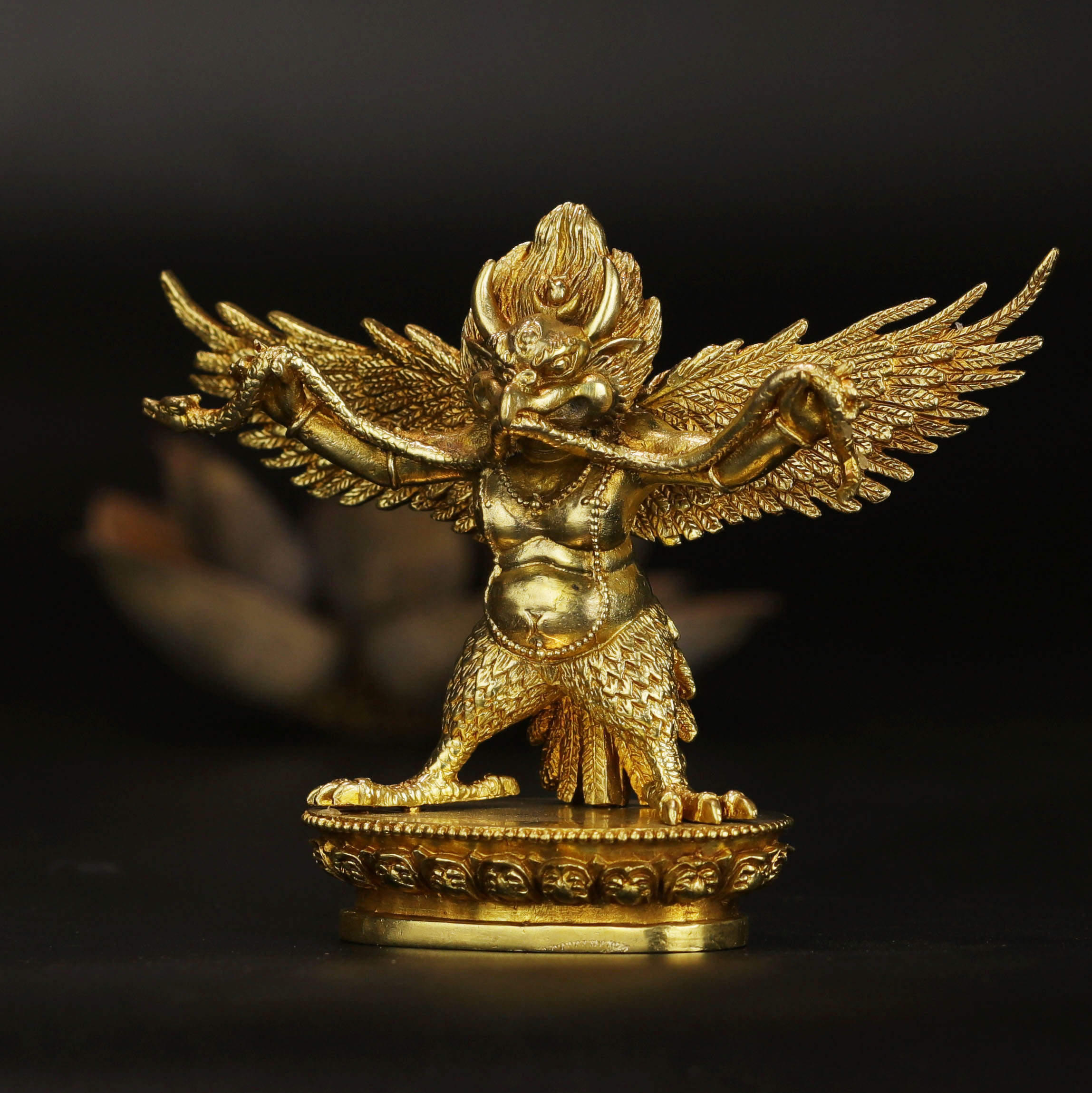 Hui Bao's 4-inch Large Peng Golden Wings Birds small Buddha pure copper Mikey hair care Bronze Statue of the Bodyguard Pendulum in Carry-on