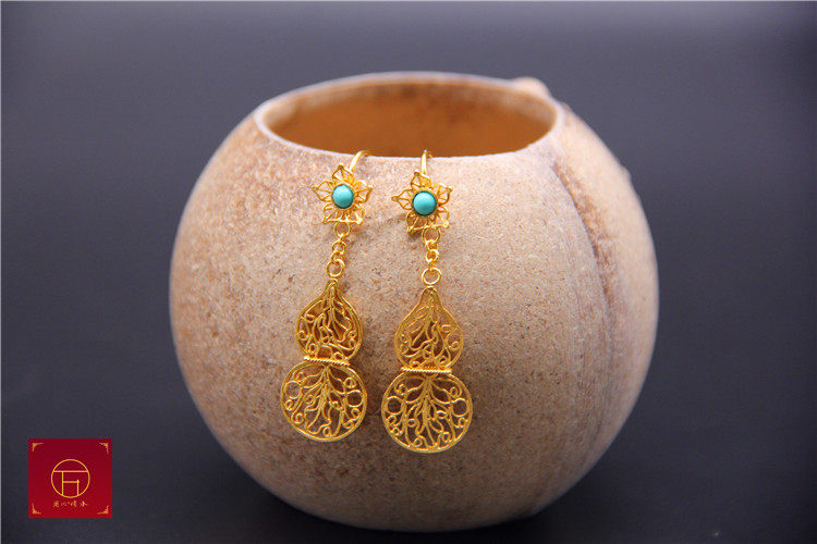 The same paragraph in the Forbidden City, turquoise and silk, Fulu gourd earrings, court earrings, handmade Hanfu accessories and props